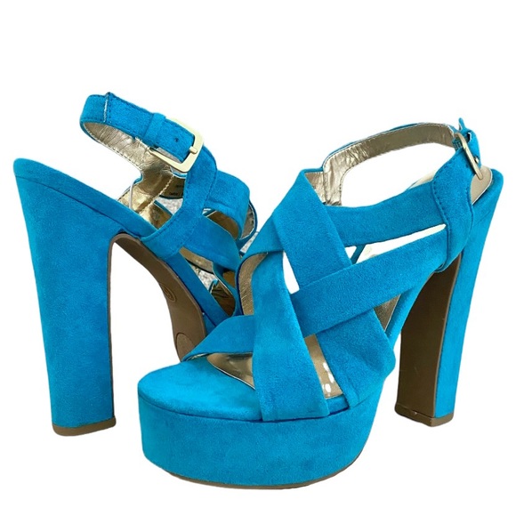Mossimo • Suede Heels - Picture 1 of 5